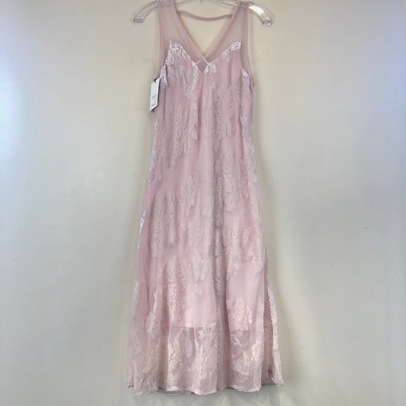 Spirit of Grace Dresses & Skirts - ✨NWT✨SPIRIT OF GRACE 💜Sz. XS velvet dress